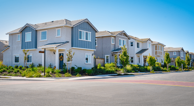 Your House Hasn’t Sold Yet. Should You Rent It Out Instead? | Keeping Current Matters